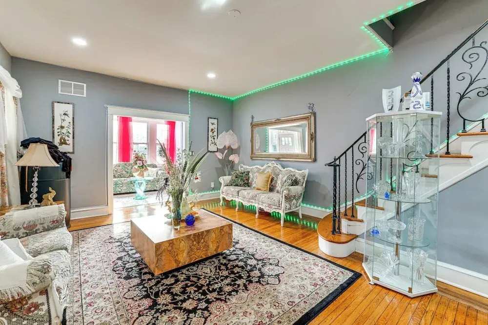 Pet-friendly Philly Area HQ Near Lincoln Financial