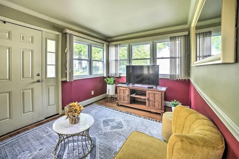 Pet-friendly Latham Retreat ~ 7 Mi to Albany!