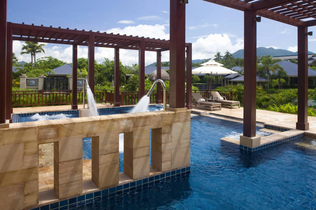 Отель The Ritz-Carlton Sanya Yalong Bay