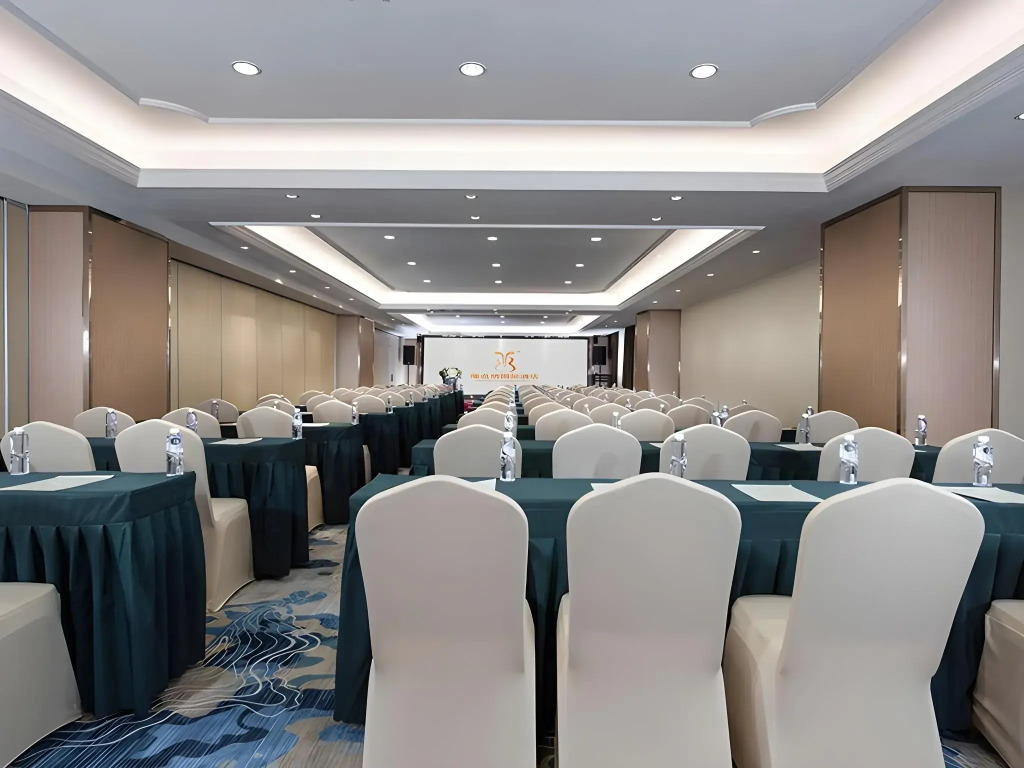 Vienna International Hotel (Guangzhou Baiyun Airport North Station Store)