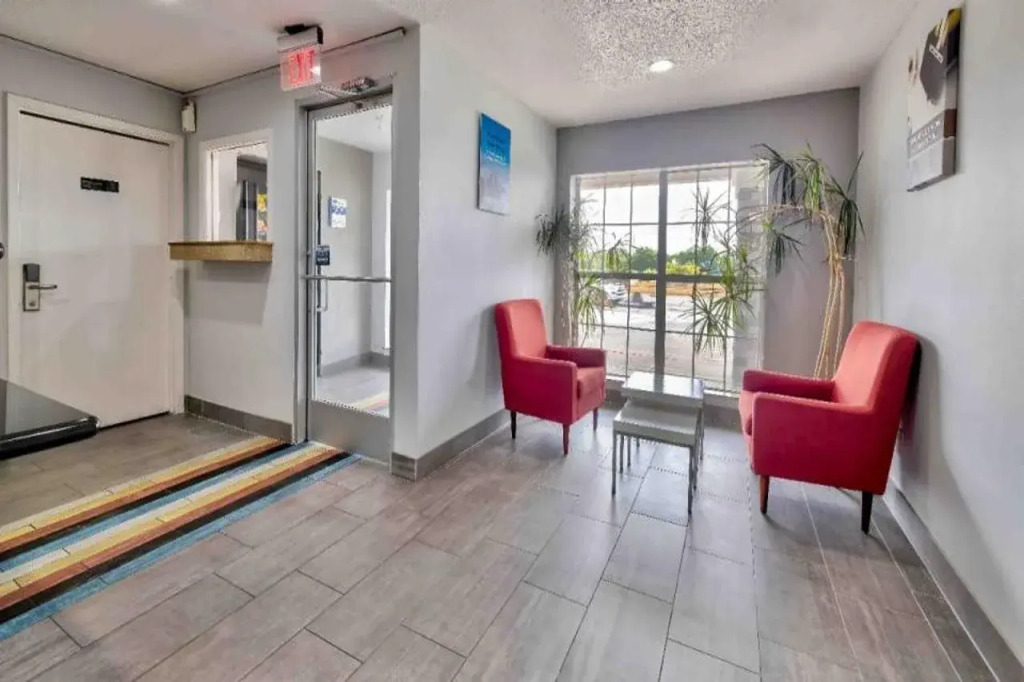 Studio 6 Dallas, TX - North - Richardson