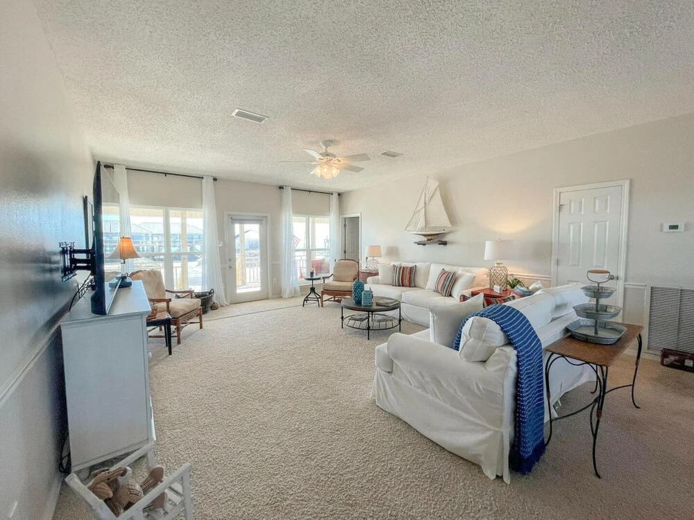 051 Topsail by ACP