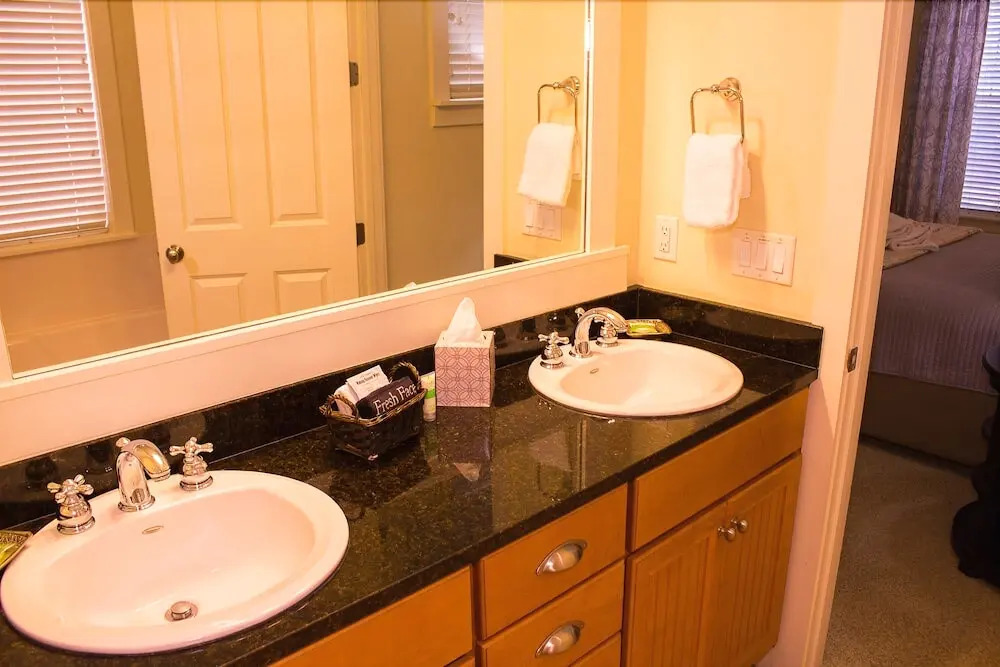 1367 Laurel Grove - 3 Br Home