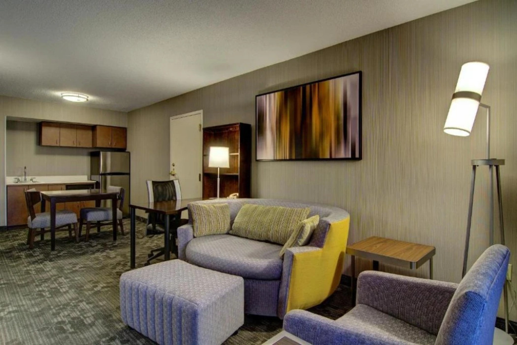 Courtyard by Marriott Tysons McLean