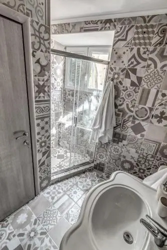 Belone Suite