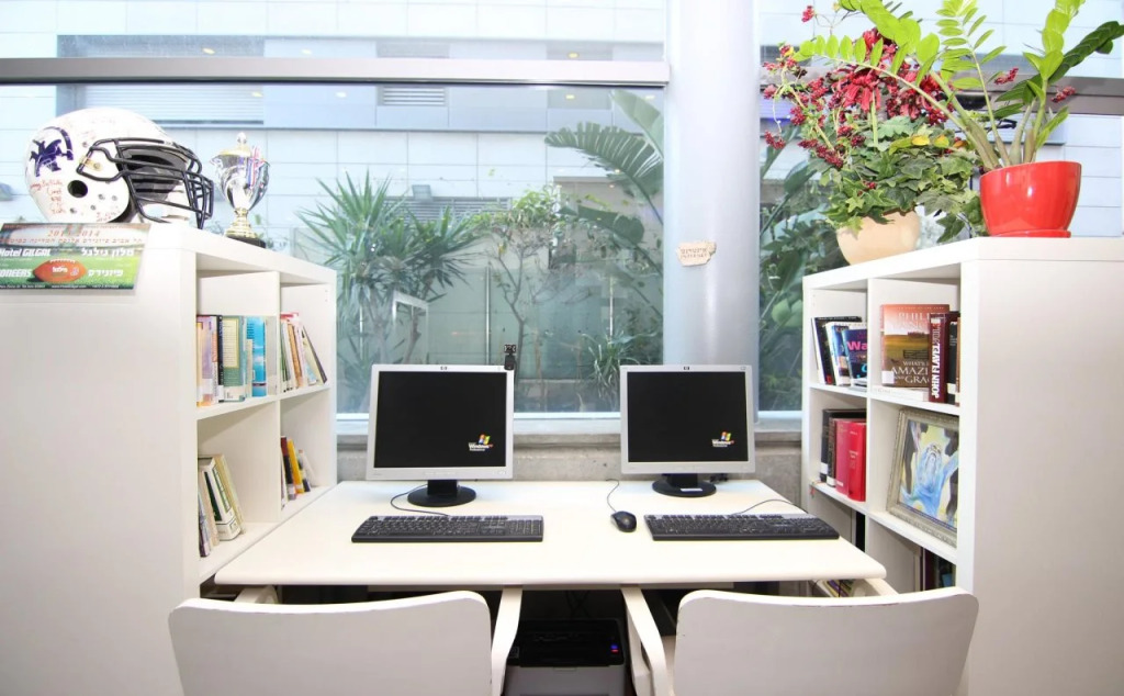 Hotel Poli Urban By AFI Hotels