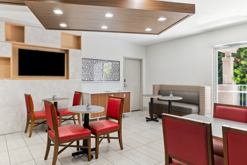Holiday Inn Express & Suites Mountain View Silicon Valley by IHG
