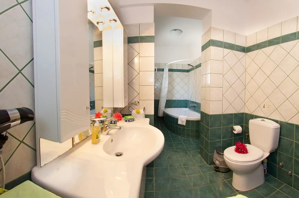 Faos Luxury Apartments 2