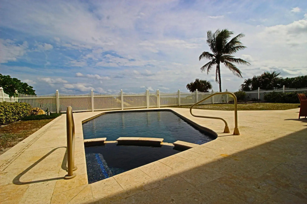 Luxury Oceanfront Estate
