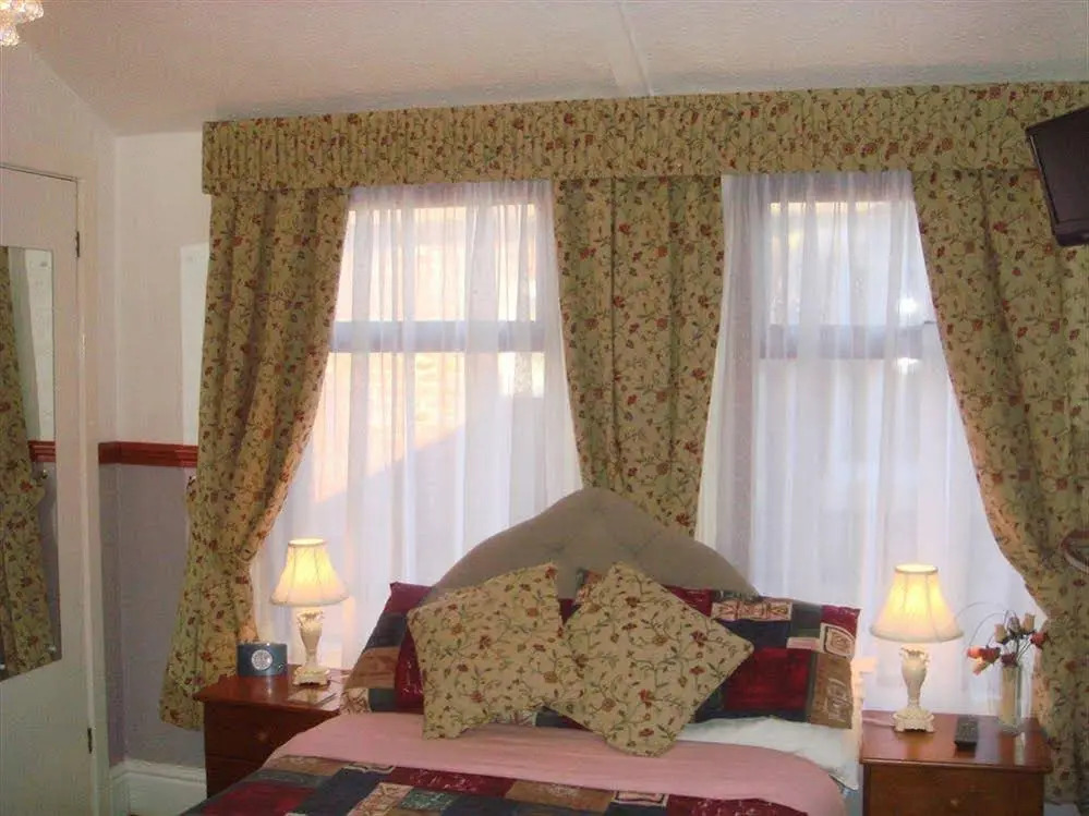 Canda Hotel