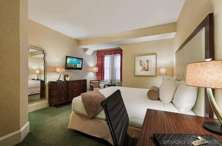 Wayne Hotel