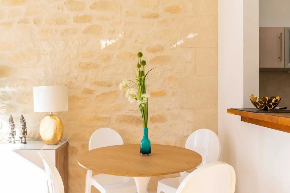 Bright and Colourful Apartment in the City Centre