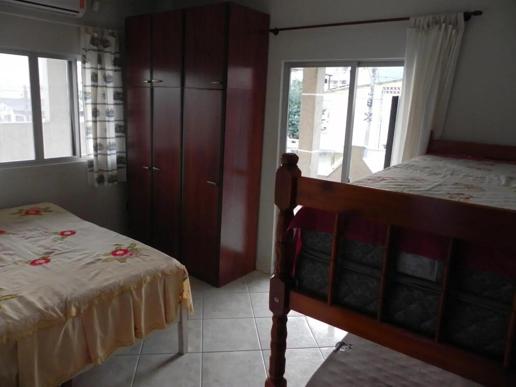 Casa com Piscina em Itapema-SC