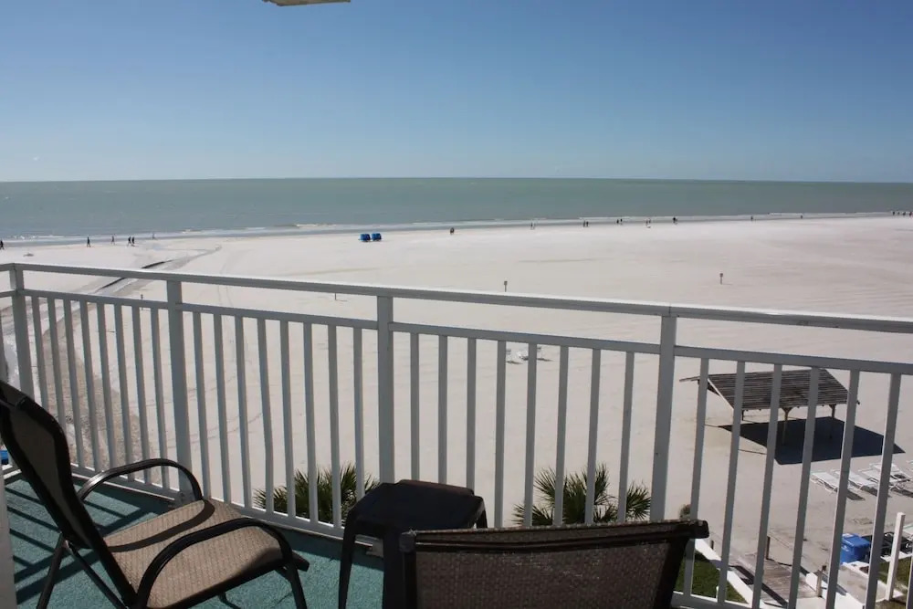 Jamaica Royale 401 - 2 Br Condo