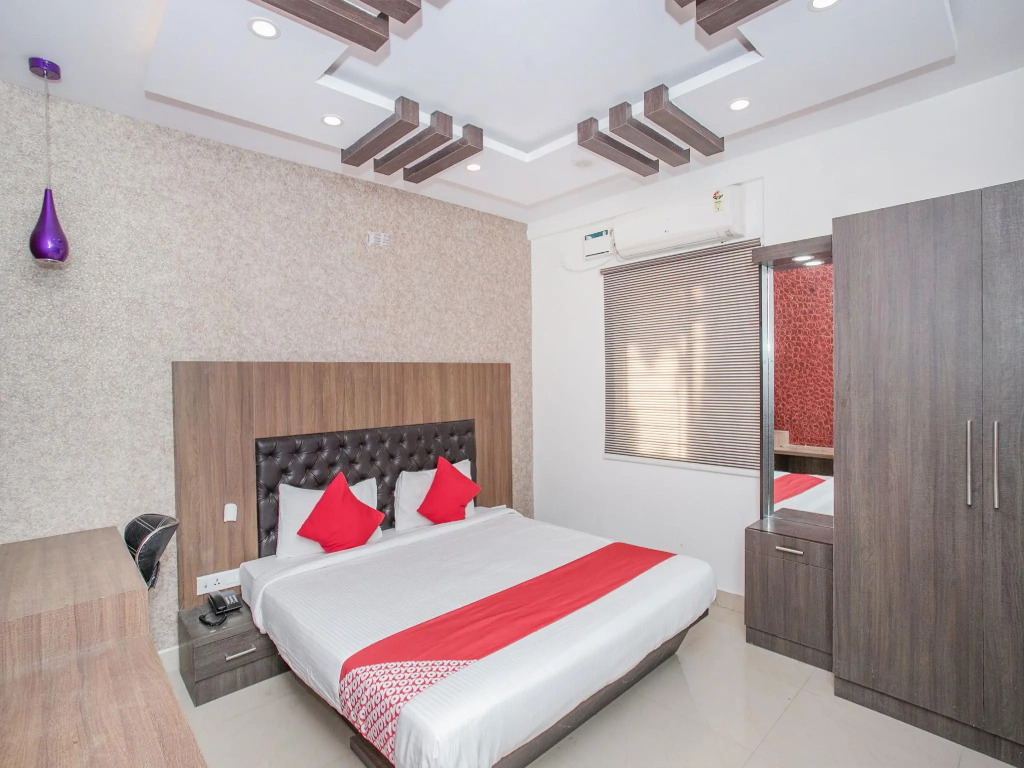 OYO 7529 Mayuri Residency