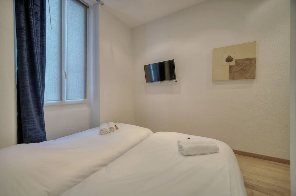 3 pi ces Avec Balcon vue sur le Vieux Port A2b022