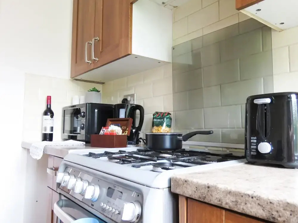 Tudors eSuites Four Bedroom House Garden