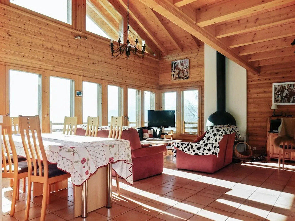 Chalet With 3 Bedrooms in Veysonnaz, With Wonderful Mountain View, Fur