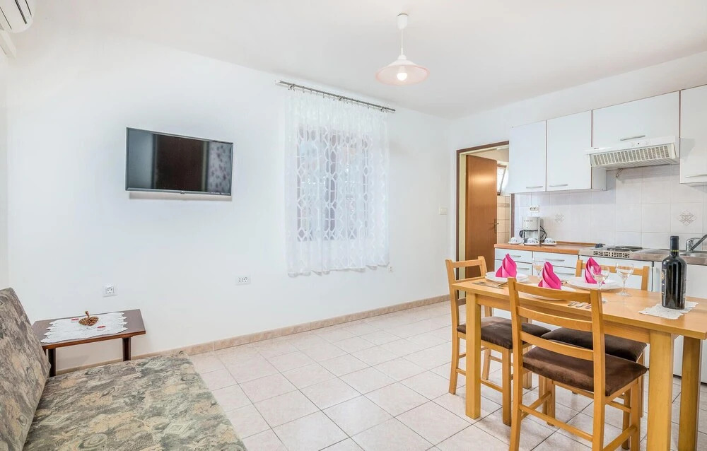 Awesome Home in Jurandvor With Wifi and 1 Bedrooms