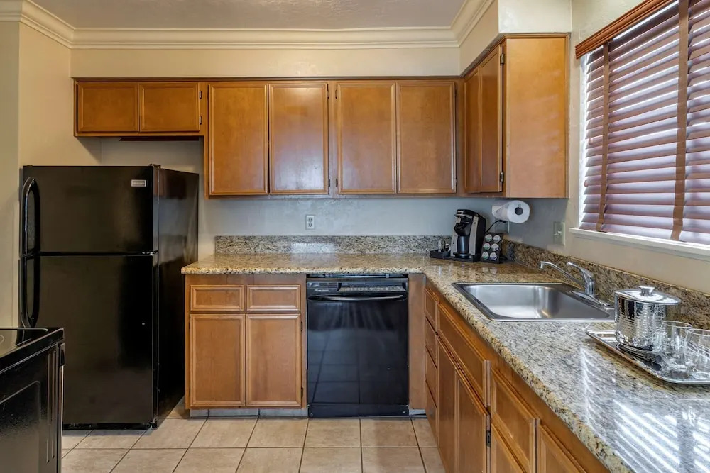 Best Western Plus Lincoln Sands Oceanfront Suites