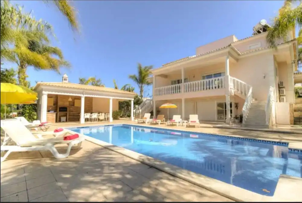 Villa - 5 Bedrooms with Pool - 107747