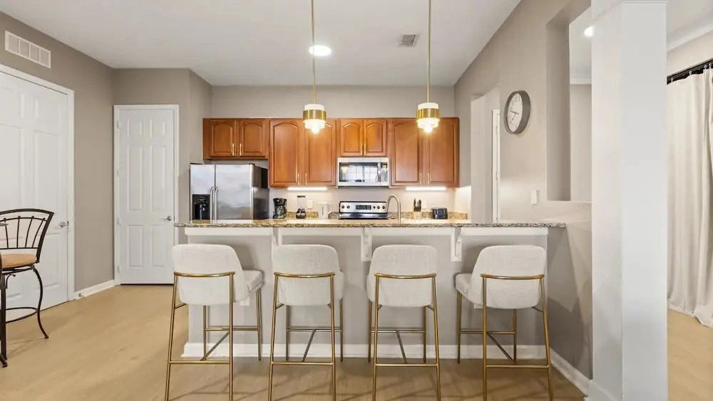 Near Universals Epic Universe Suite -3br