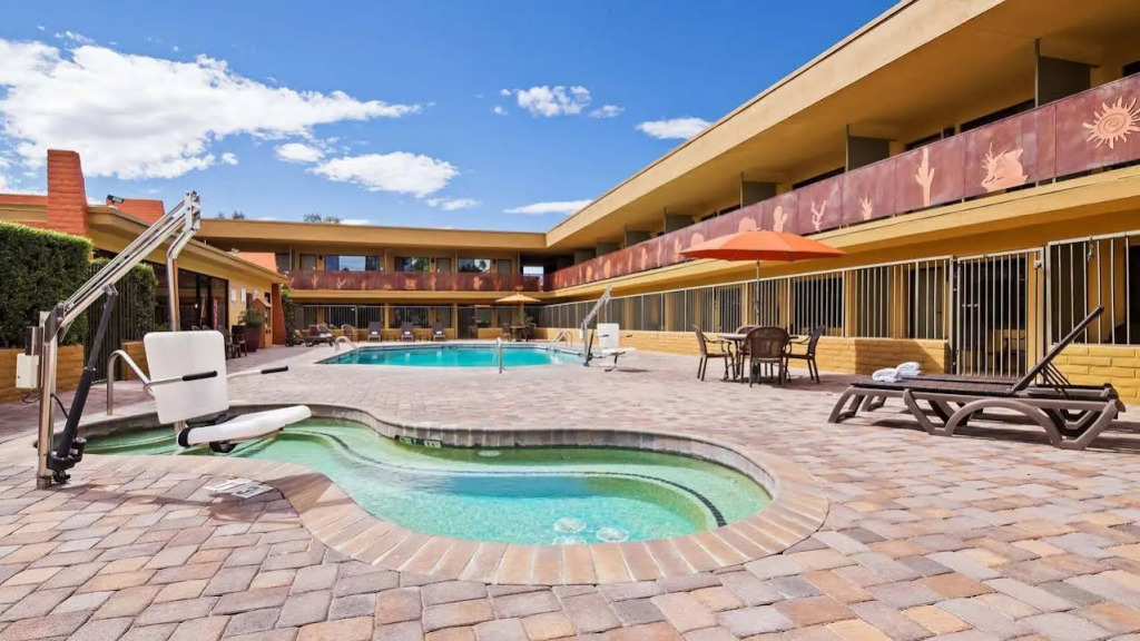 Royal Sun Hotel & Suites
