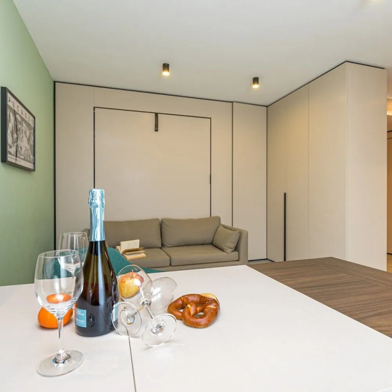 Icon H 305 Suite Micro-living