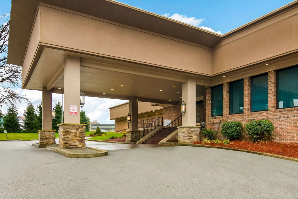 Comfort Inn & Suites Pittsburgh Fox Chapel