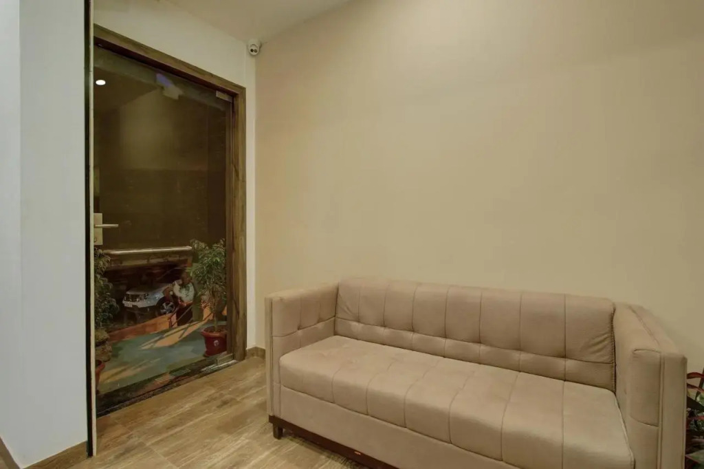 Oyo 23602 Laxman Residency