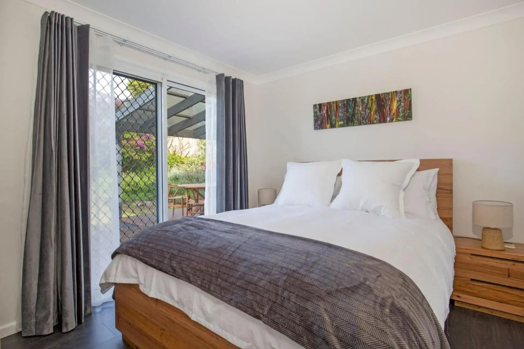 WindanSea Cottage - Pet Friendly - Ocean Glimpses