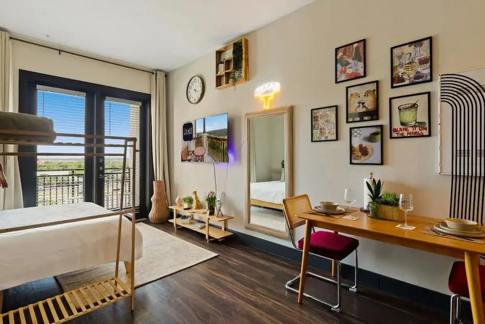 6min to Domain 12min DT Balcony Free Parking