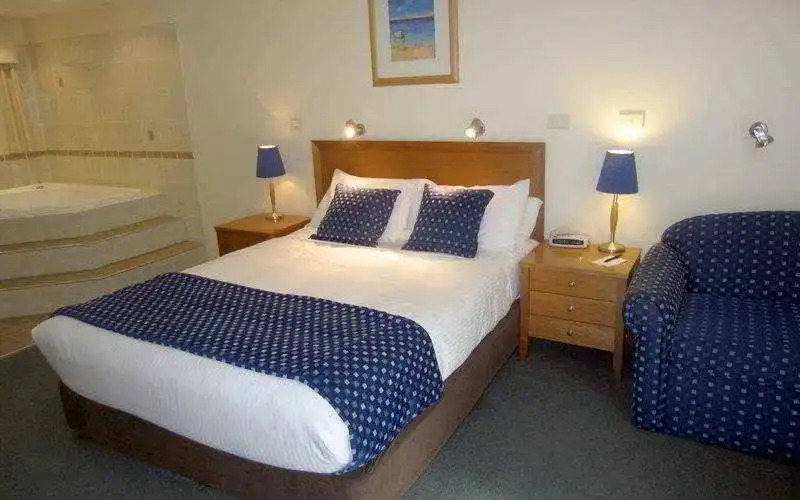 BEST WESTERN The Lakesway Motor Inn