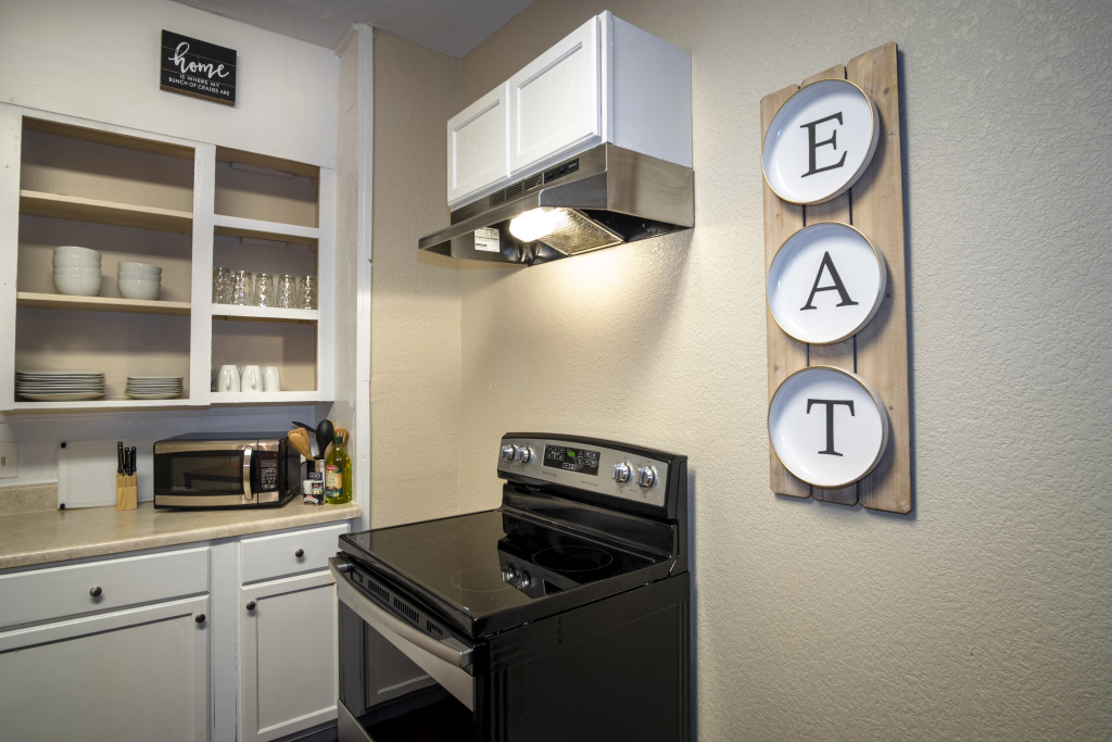 Cozy Downtown Guest House 2br/1ba Sleeps 8