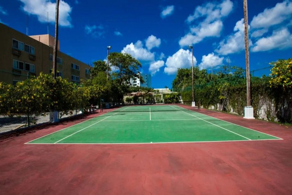Casa del Mar Cozumel Hotel & Dive Resort with free access to an exclusive beach club