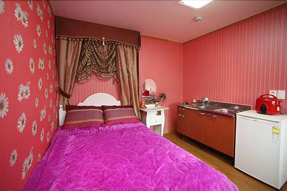 Yeongwol Hanbando River Pension