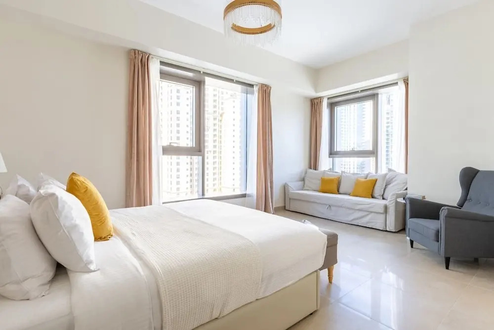 Sophisticated 2BR in Dubai Marina - Your Dream Destination!