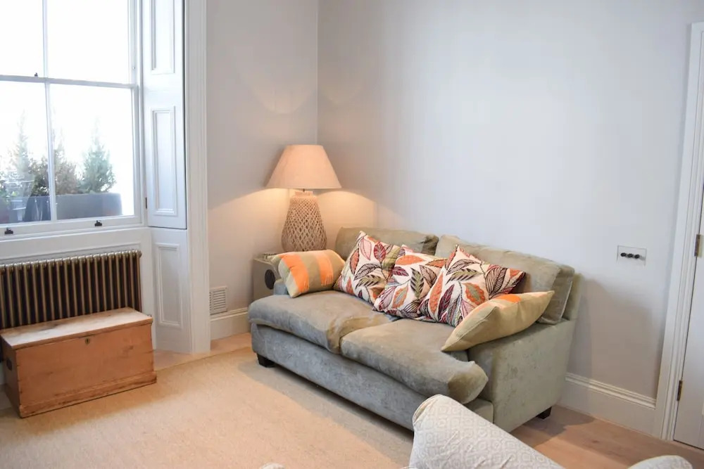 2 Bedroom Garden Flat By Kings Road