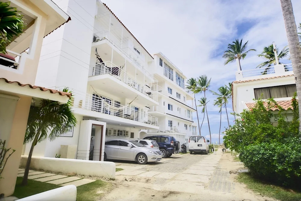 New & Modern Apartment Close to the Beach