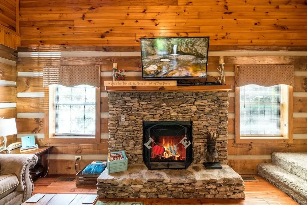 Er17 - The Perfect Getaway Great Location - Close To Town! 1 Bedroom Cabin by RedAwning