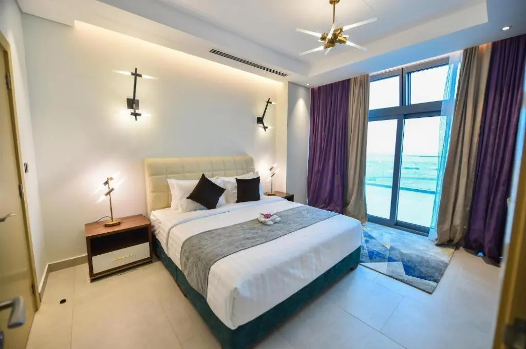 Waterfront Hotel and Apartment
