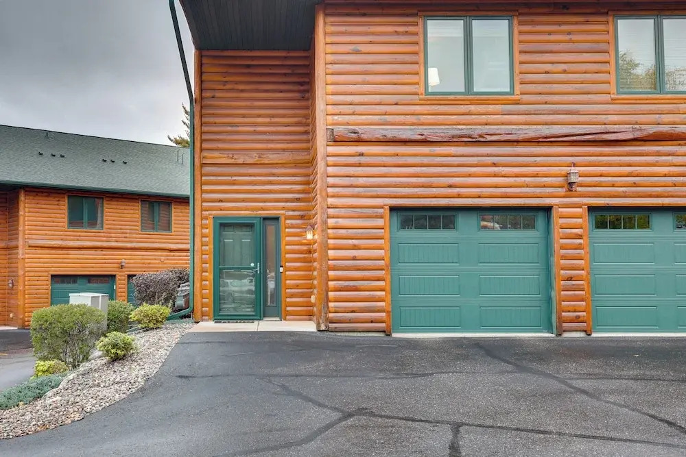 Lake Minocqua Condo w/ Shared Fire Pit!