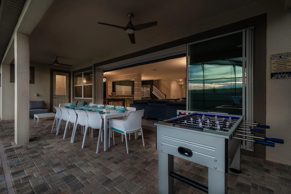 Sr019v: 8 Bed, Social Media, Minions, Pool, Shuffle Board