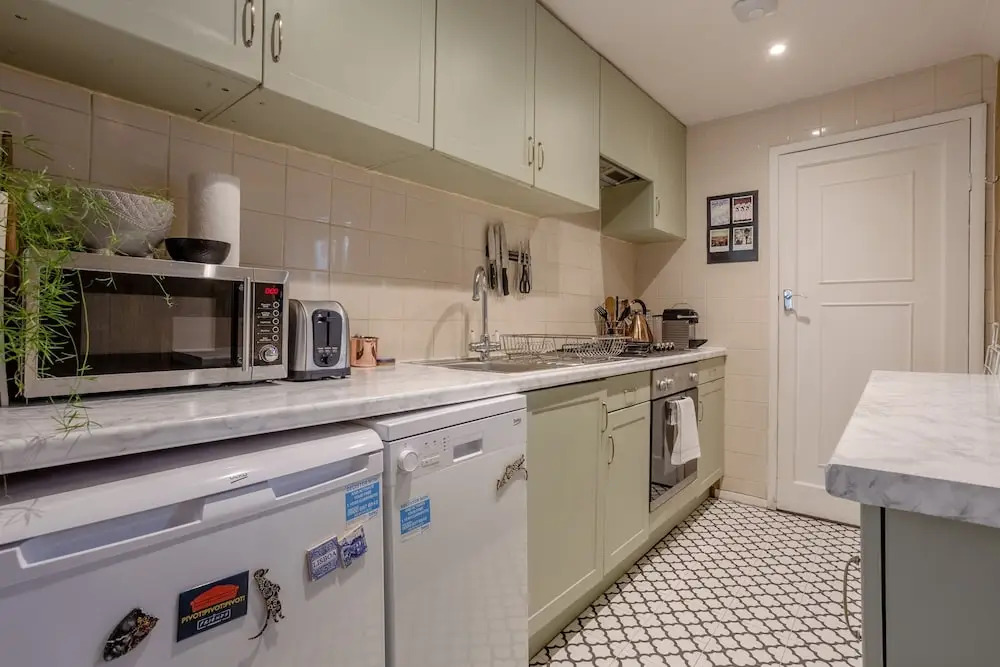 Charming 1 Bed Flat With Patio in Affluent Fulham