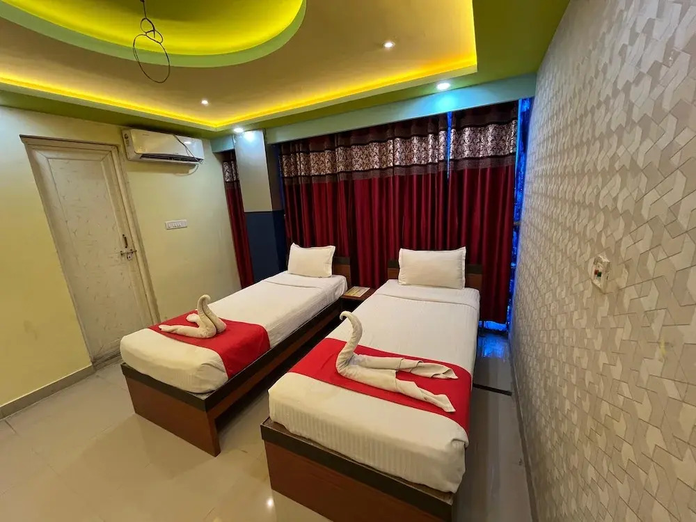 The Ritz By OYO Rooms