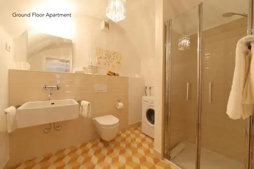 Casa Bellagio, Residence / Apartments