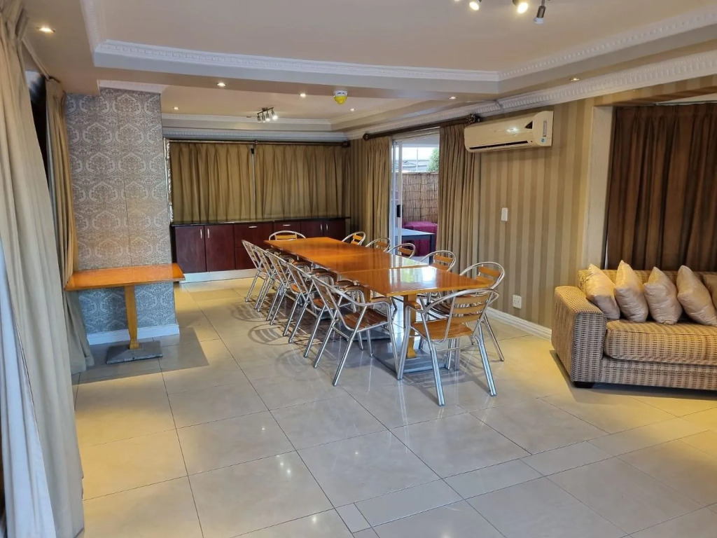 Savoy Lodge