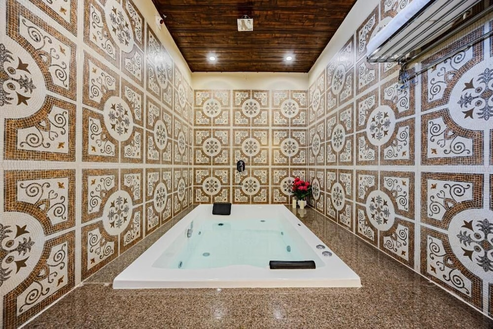 Heaven in Hills By ELIVAAS with pvt pool