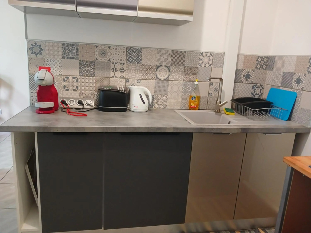 F2 My PLACE TO REST