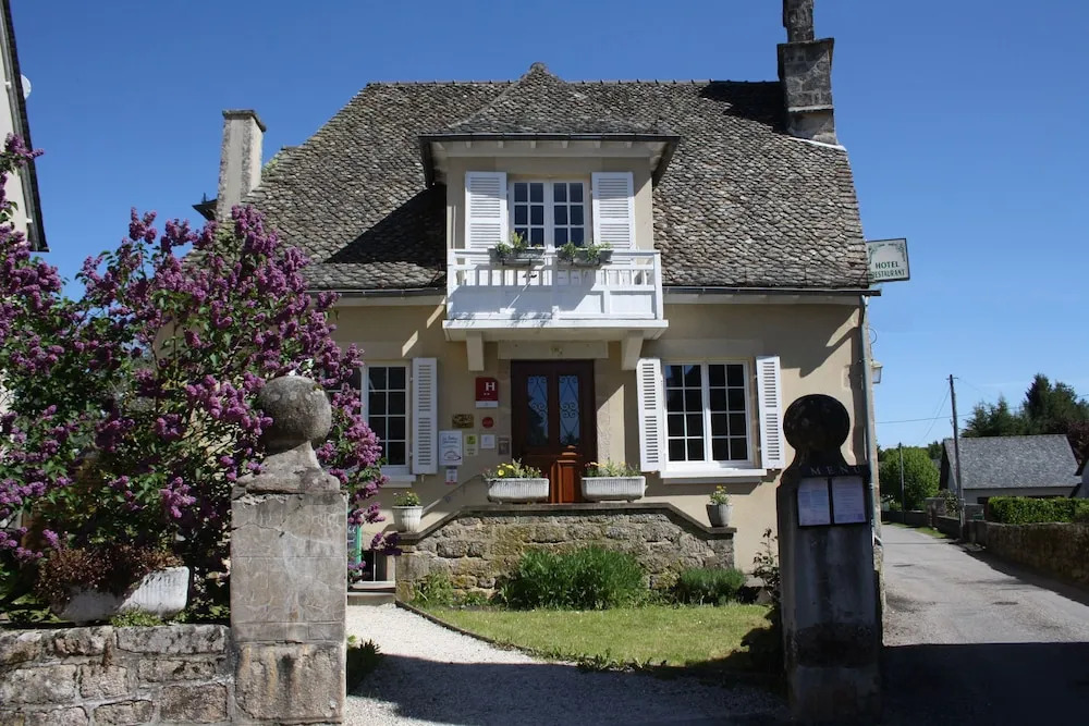 Hotel Saint julien aux bois